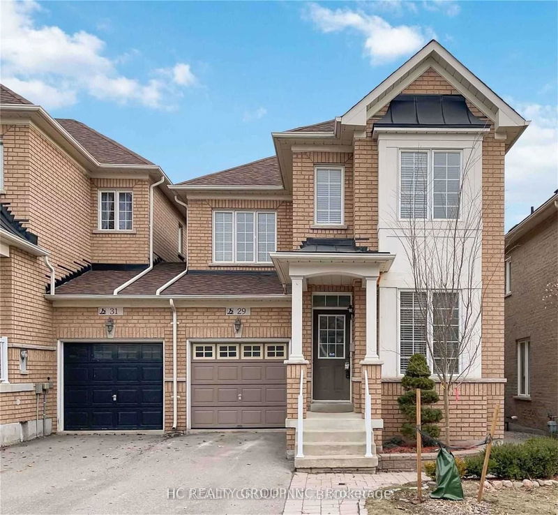 home for lease on Upper-29 Pillar Rock Crescent