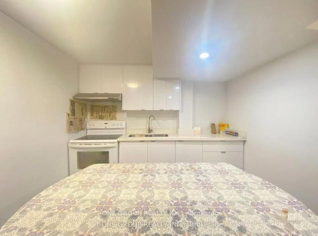 Bsmt - 26 Medley Cres Crescent