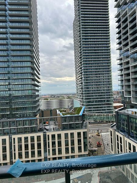 home for lease on 1105-7890 Jane Street