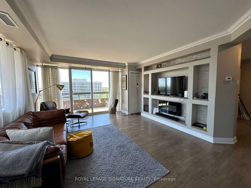 home for lease on 1010-8111 Yonge Street