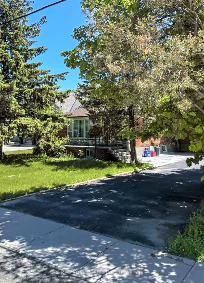 home for lease on Main Fl-107 Edgar Avenue