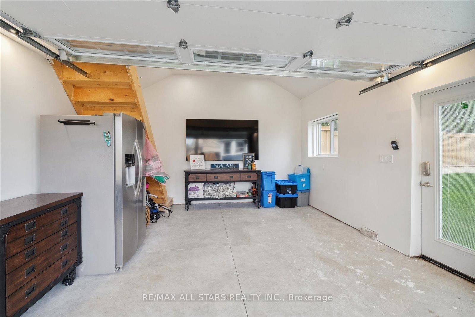 Listing Image 23