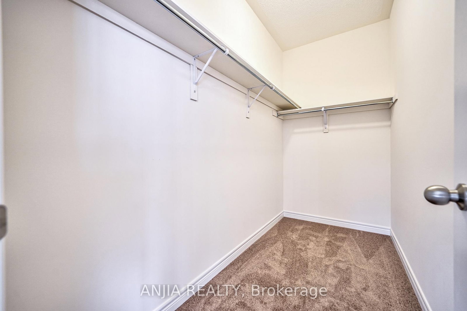 Listing Image 30