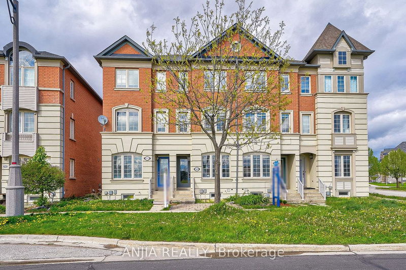 home for sale on 2604 Bur Oak Avenue