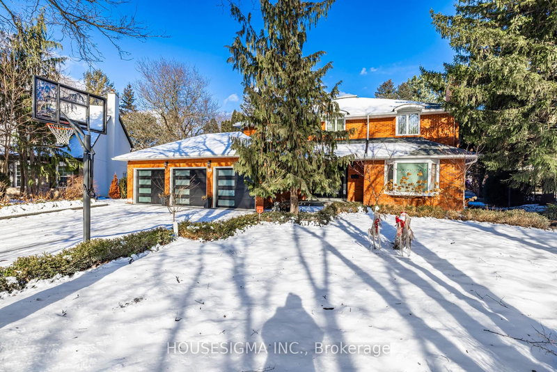 84 Cambridge Cres, Richmond Hill, L4C 6G2 | Image 2