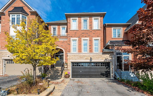 8 Carriage House Circle