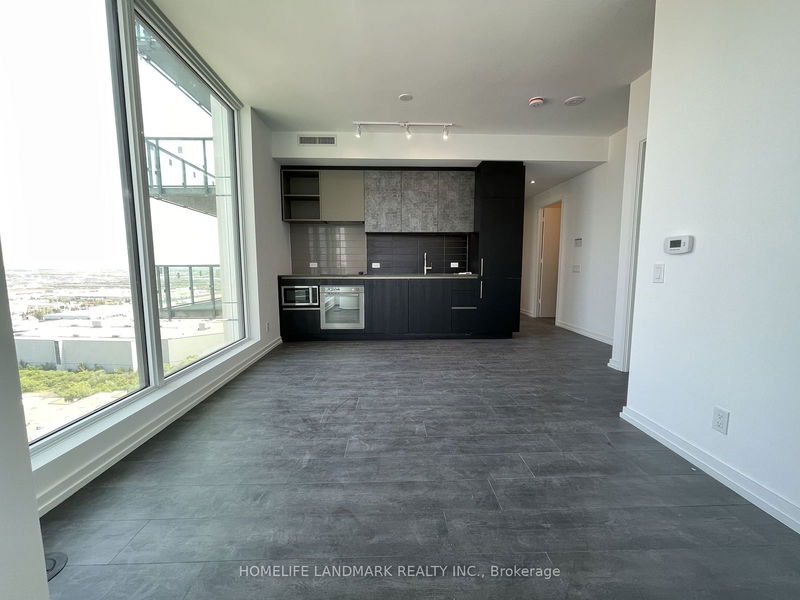 home for lease on 2806-7890 Jane Street