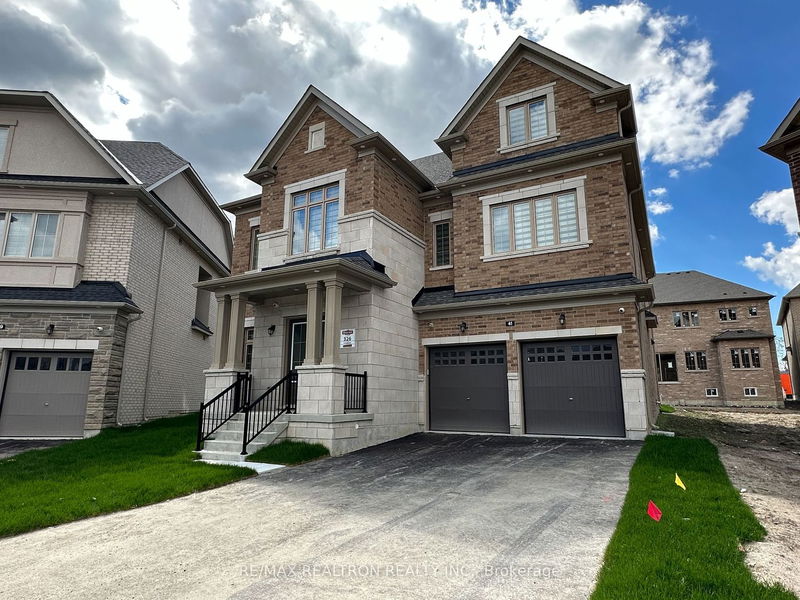 41 Perigo Crt  Richmond Hill, L4E 1K3 | Image 2