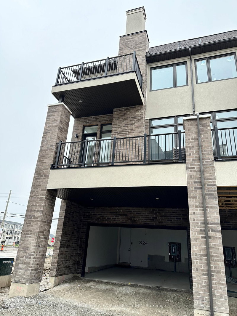 324 King Rd, Richmond Hill, L4E 1L4 | Image 3