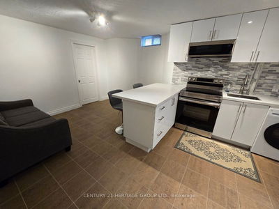 48 Mcclenny Dr, Aurora - Aurora Heights image-0-3