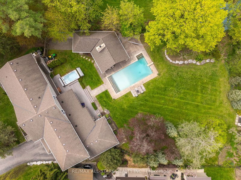 home for sale on 52 Cemetery Road
