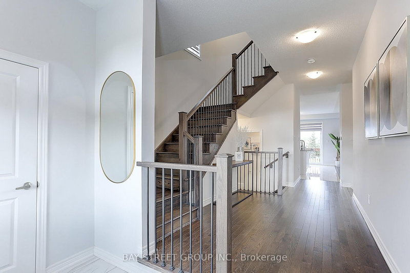 37 Bill Guy Dr, Georgina, L4P 2G3 | Image 3