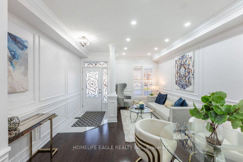 71 Betony Dr, Richmond Hill, L4E 0V6 | Image 2