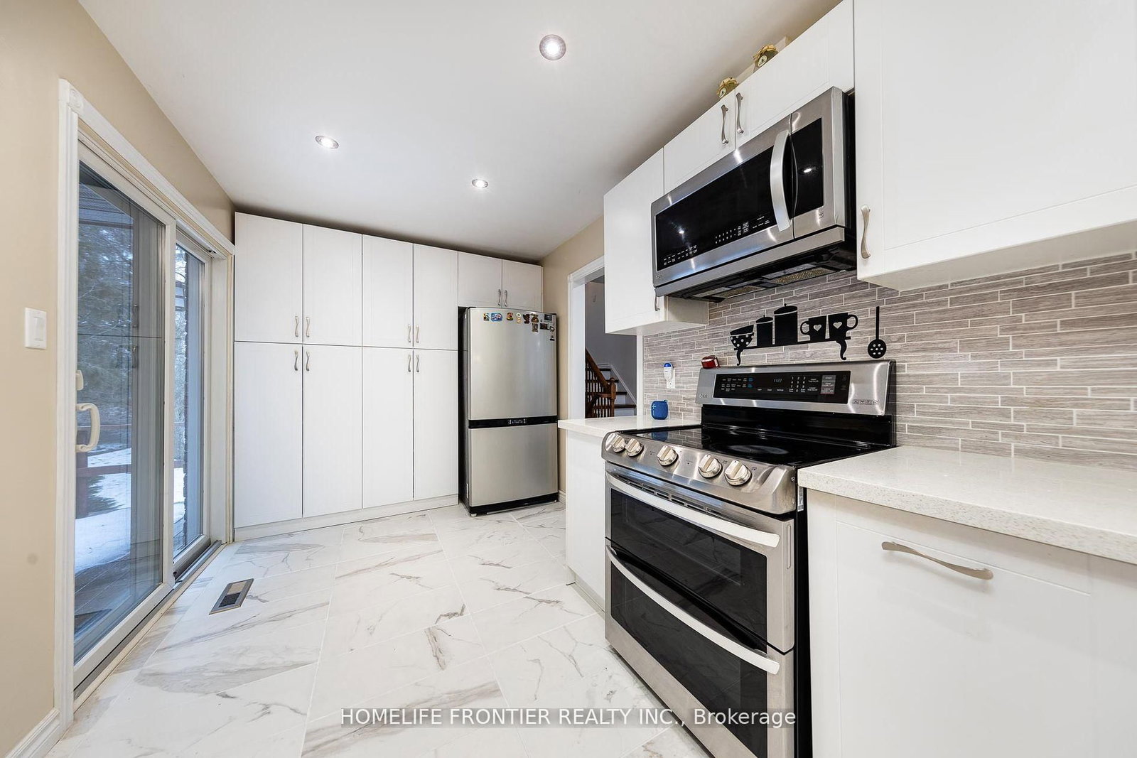 Listing Image 9
