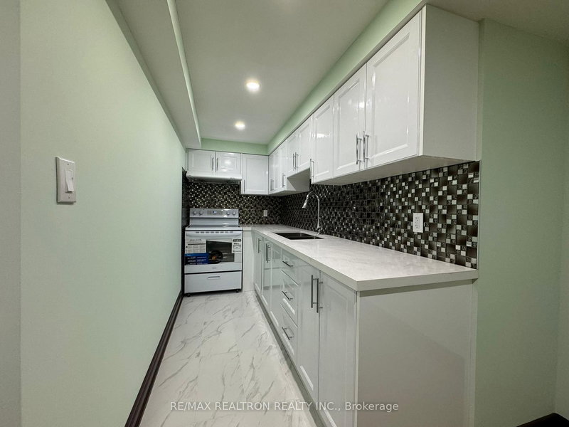 742 Hammersly Blvd, Markham, L6E 2B2 | Image 3