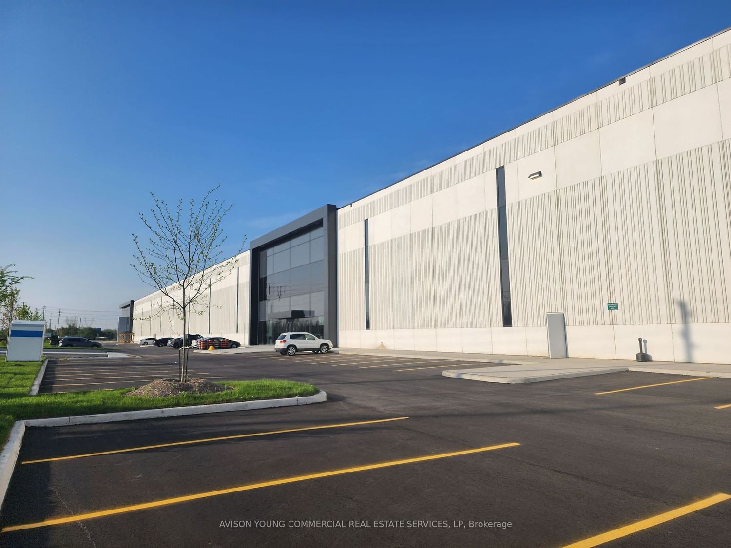 Building at 9151 Huntington Road, Vaughan, West Woodbridge Industrial Area