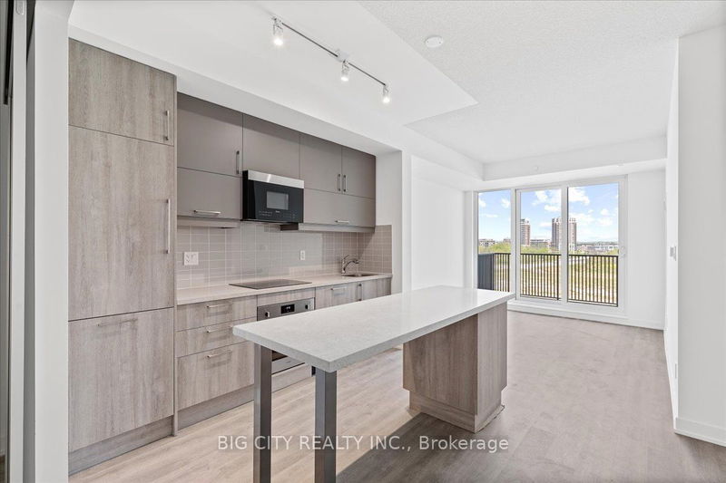 home for lease on 512-38 Simcoe Prom