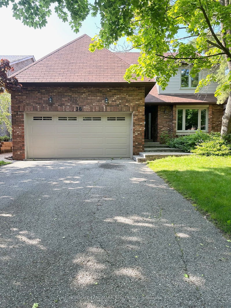 home for lease on 36 Pennock Crescent