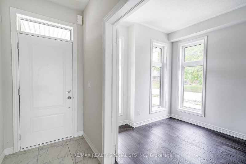 30 SAM BATTAGLIA Cres, Georgina, L0E 1R0 | Image 2