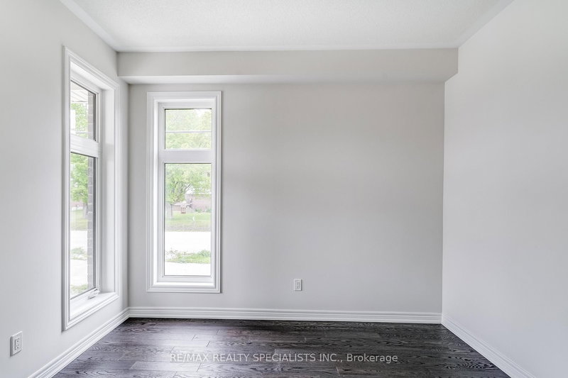 30 SAM BATTAGLIA Cres, Georgina, L0E 1R0 | Image 3