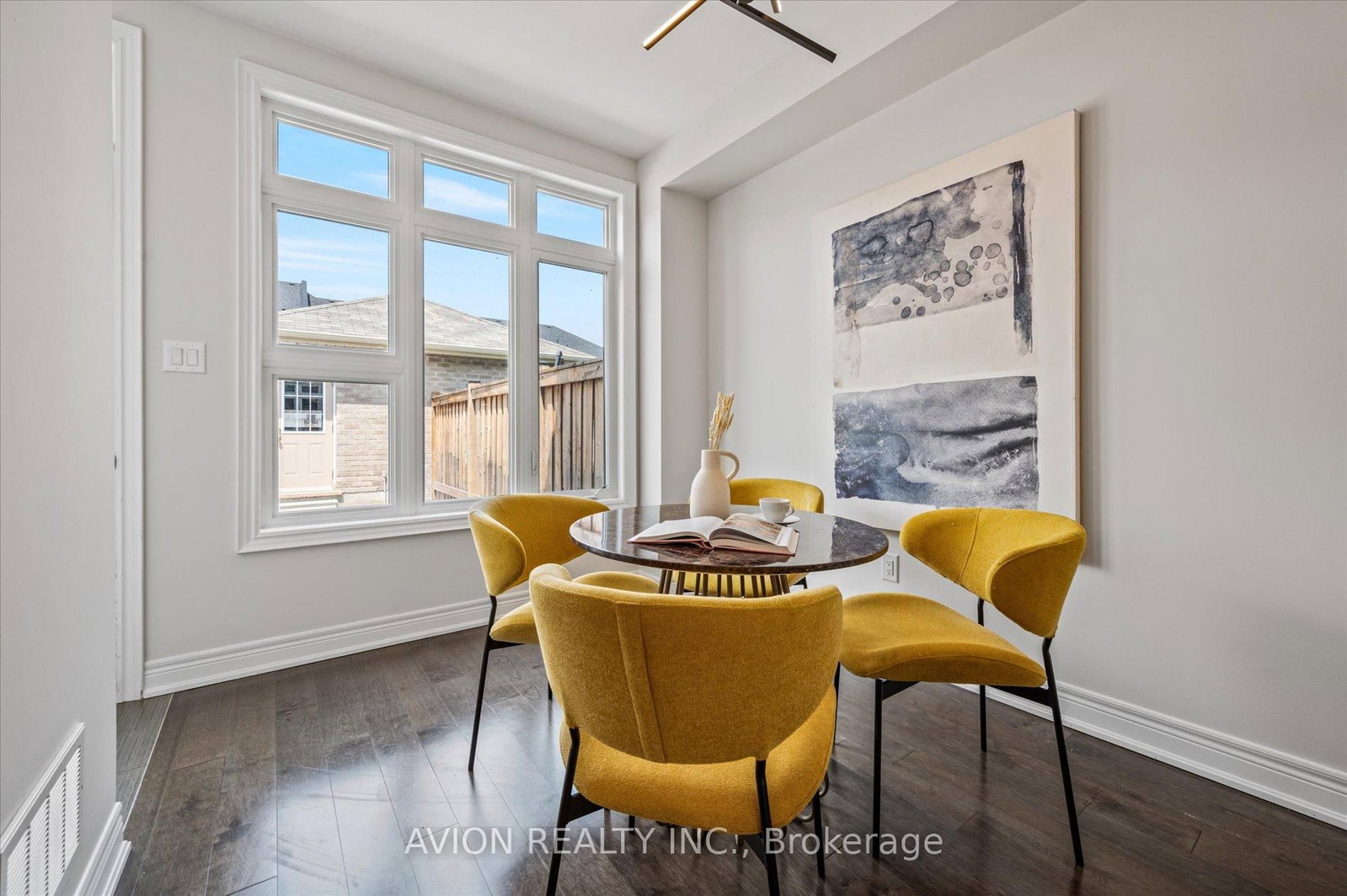 Listing Image 9