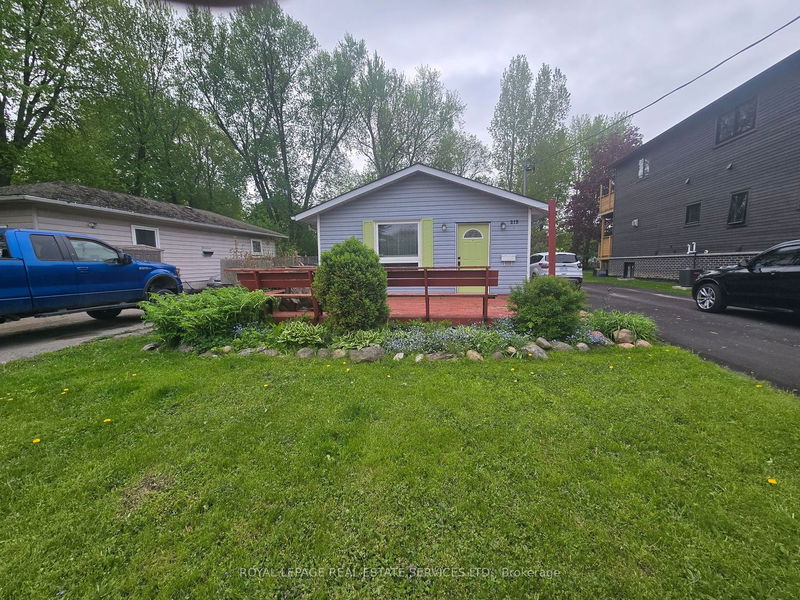 home for lease on 213 Bayview Avenue
