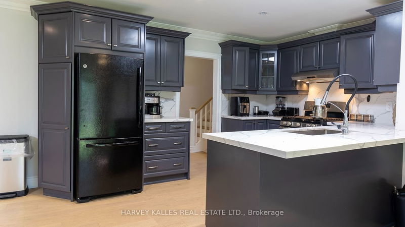 39 Orlon Cres  Richmond Hill, L4C 6S3 | Image 11