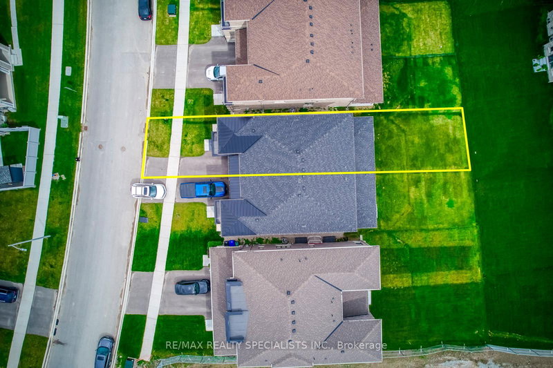 61 Tiberini Way, Bradford West Gwillimbury, L3Z 4K3 | Image 2