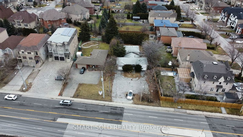 9191 Bathurst St  Richmond Hill, L4C 6C2 | Image 10