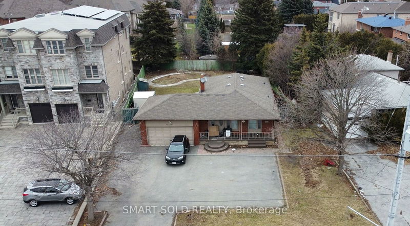 9191 Bathurst St  Richmond Hill, L4C 6C2 | Image 3