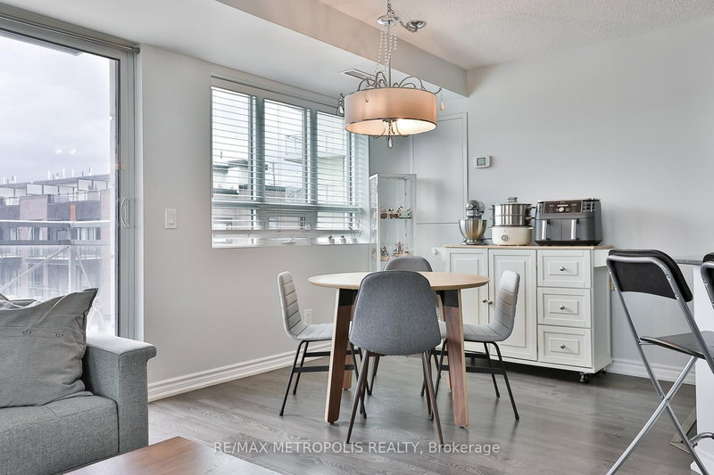 311 - 7730 Kipling Ave, Vaughan, L4L 1Y9 | Image 3