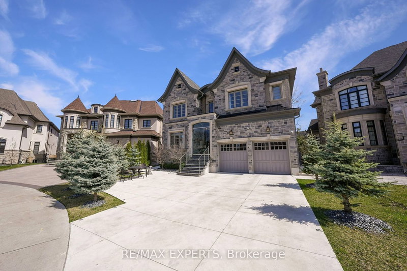 19 Petrolia Crt, Richmond Hill, L4C 0C2 | Image 2