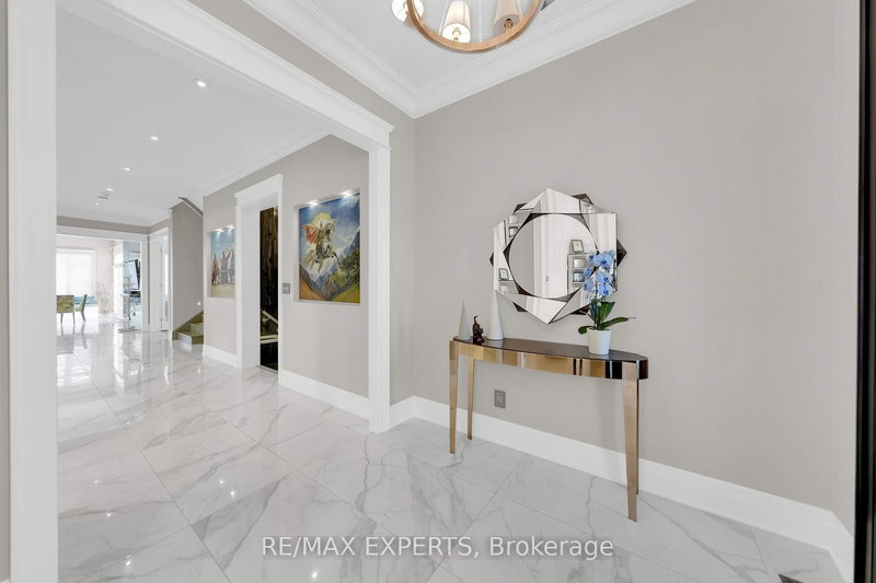 19 Petrolia Crt, Richmond Hill, L4C 0C2 | Image 3