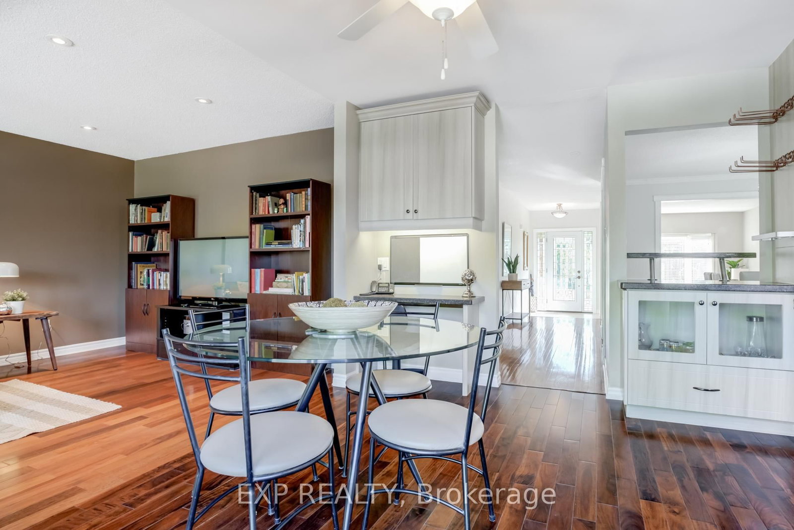 Listing Image 15