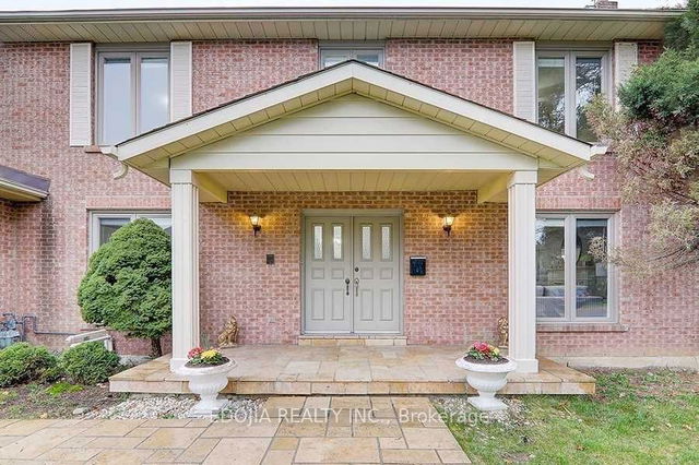 122 Cambridge Crescent