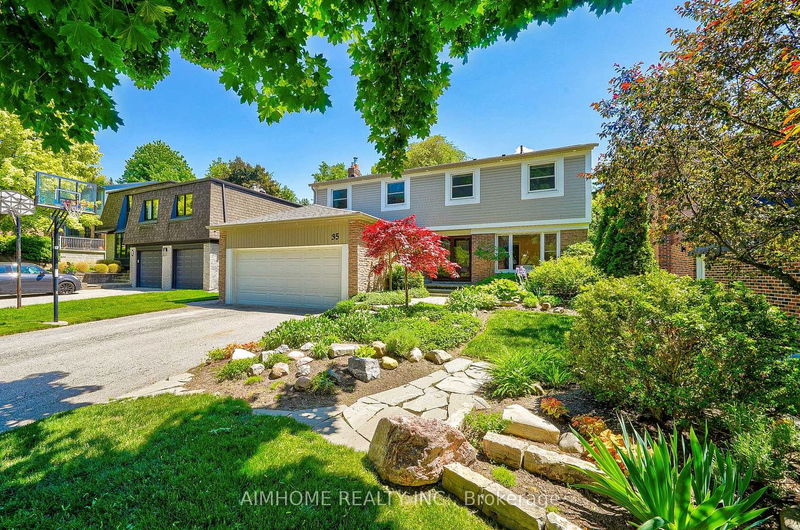 home for sale on 35 Woolsthorpe Crescent