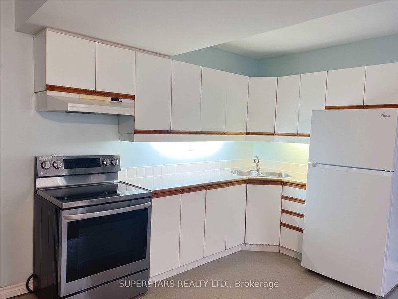 Bsmt - 276 Parkwood Ave, Georgina, L4P 2X3 | Image 3