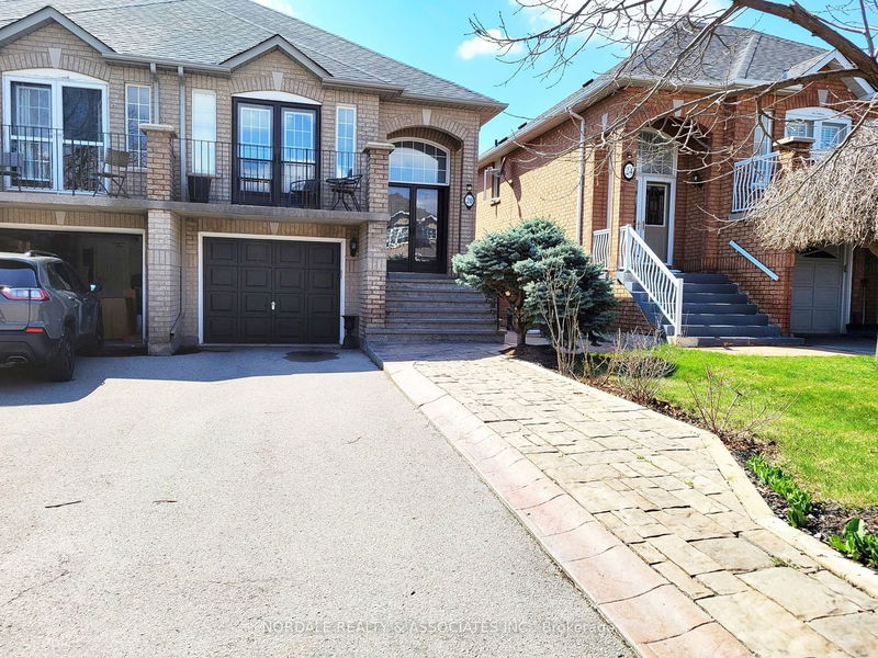 home for lease on 20 D'AMATO Crescent