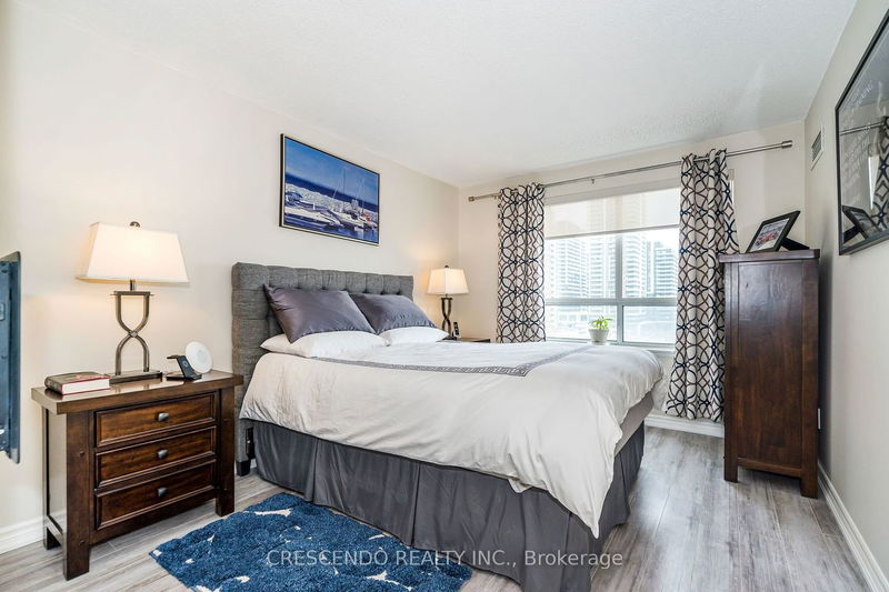  813 - 39 Oneida Cres  Richmond Hill, L4B 4T9 | Image 12