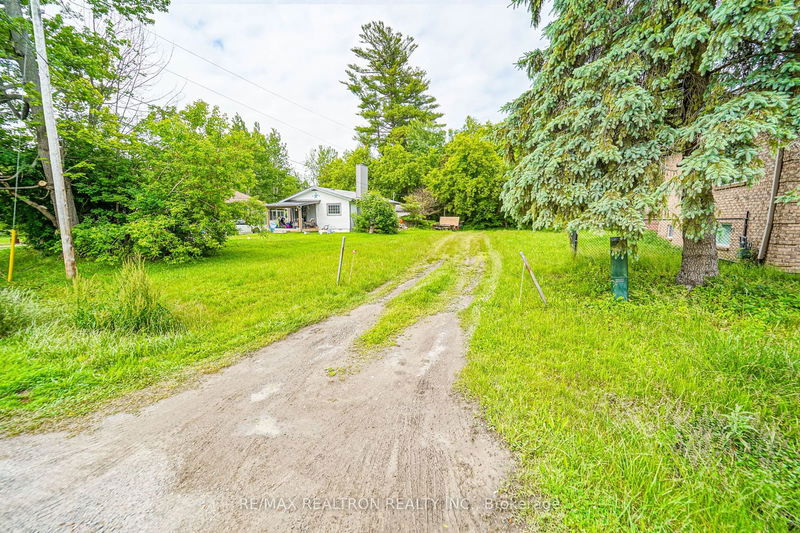 100 Dunkirk Ave  Georgina, L0E 1R0 | Image 16