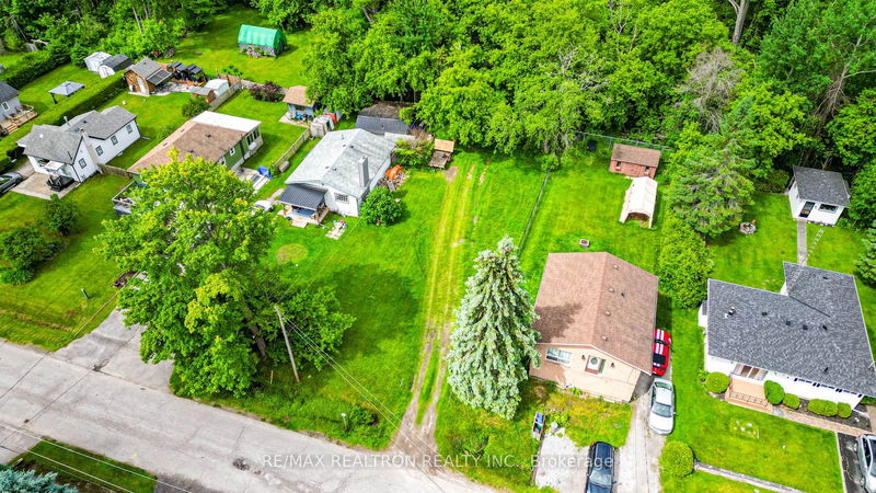 100 Dunkirk Ave  Georgina, L0E 1R0 | Image 4