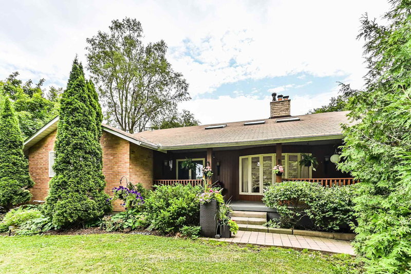 247 Harris Ave, Richmond Hill, L4E 3M3 | Image 2