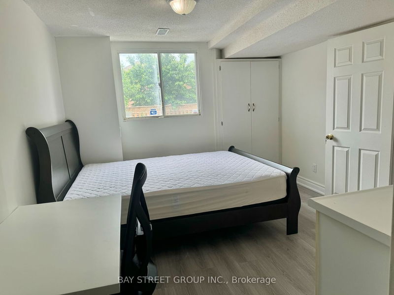 home for lease on 8 Queensgate Court