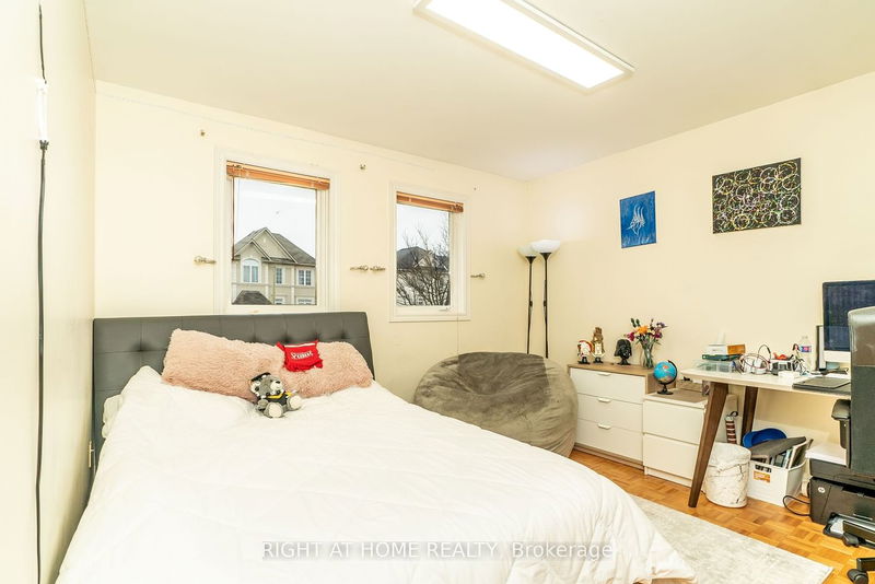 277 Oxford St  Richmond Hill, L4C 7V8 | Image 25