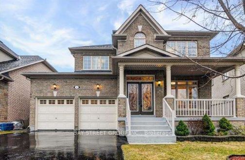 home for lease on 94 Castleview Crescent