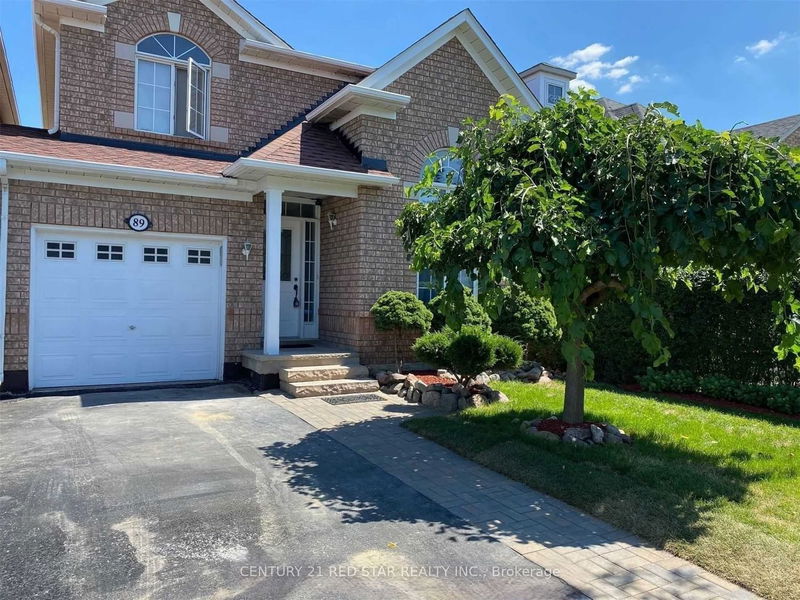 home for lease on 89 Convoy Crescent W