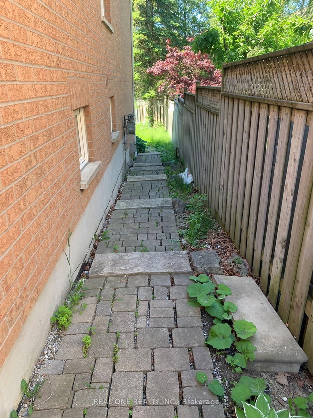 Bsmt - 34 Puccini Drive