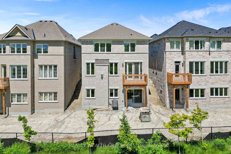 261 Seaview Hts, East Gwillimbury, L9N 0Z1 | Image 3