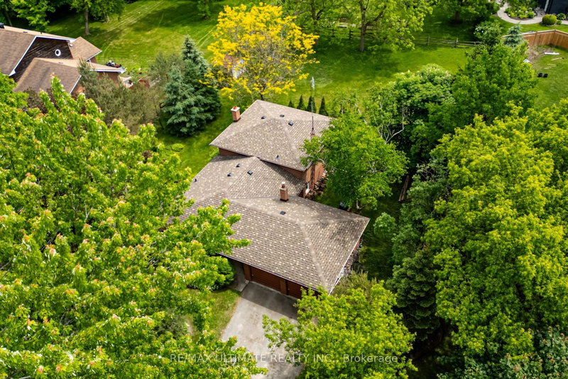 5193 Aurora Rd, Whitchurch-Stouffville, L4A 7X4 | Image 2