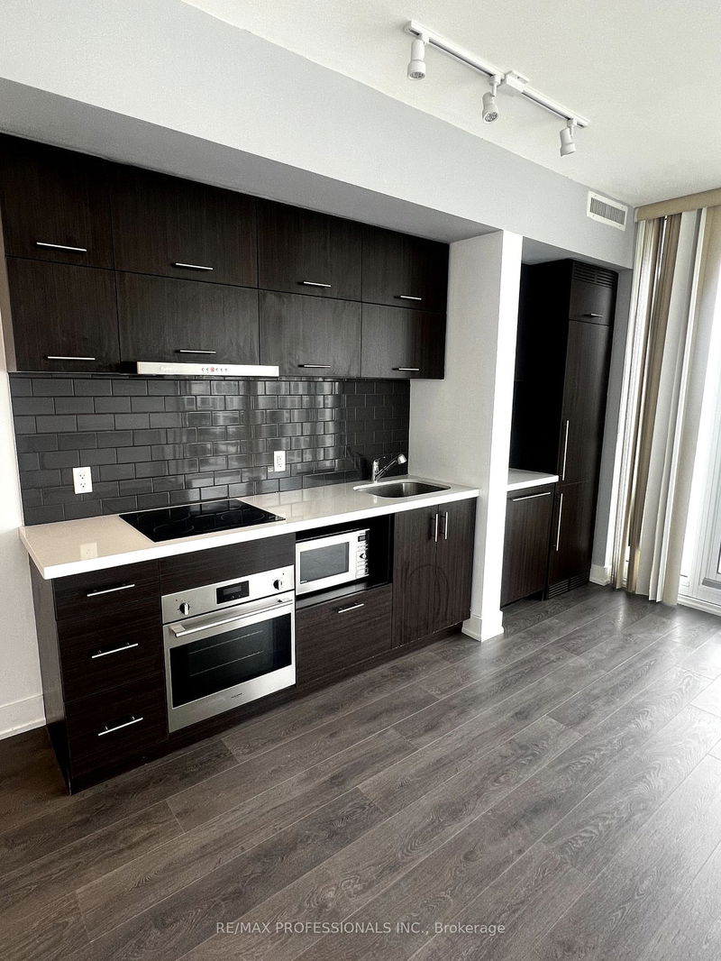 home for lease on 912-8081 Birchmount Road